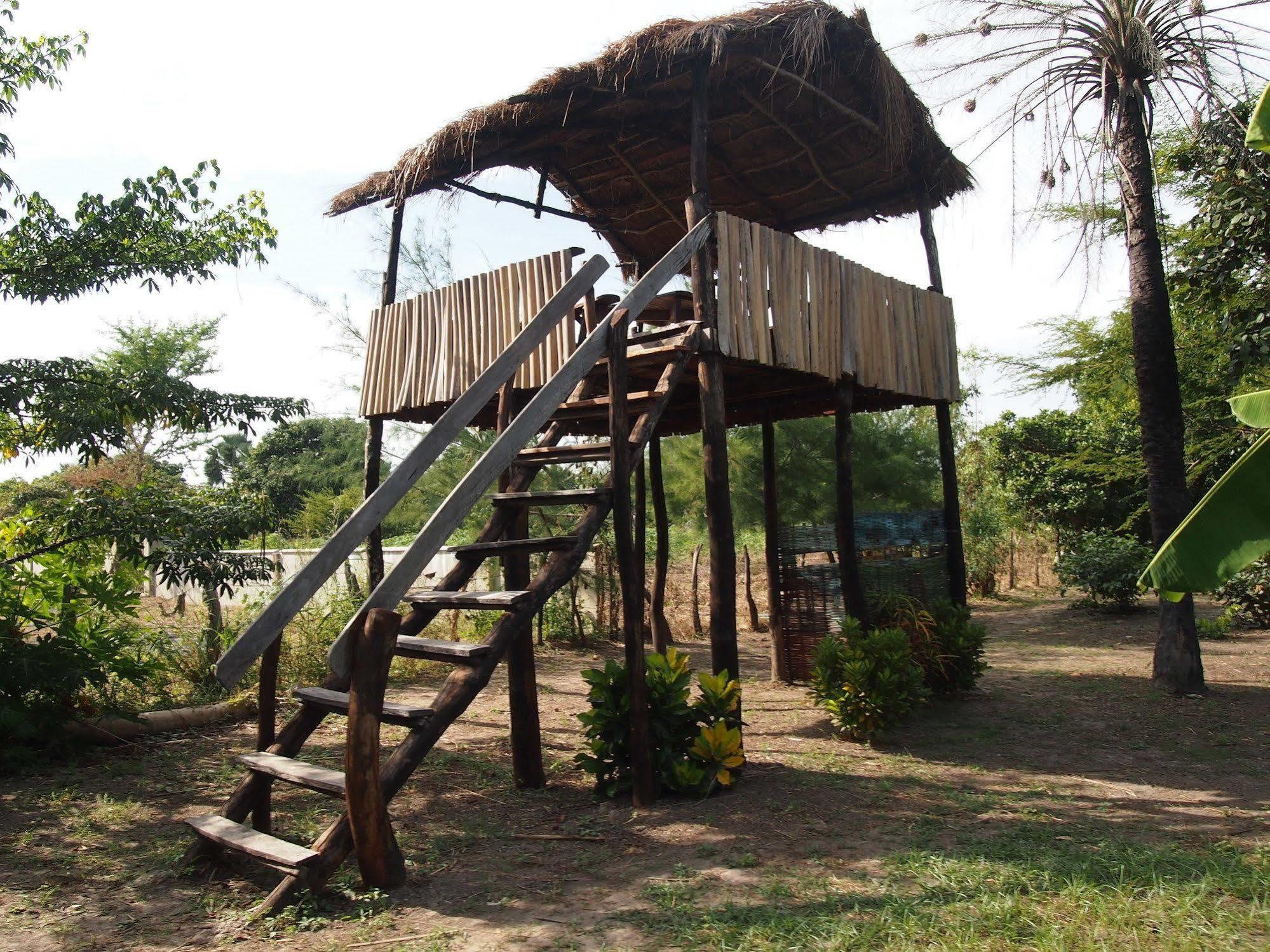 Footsteps Eco-Lodge Gunjur Exterior photo