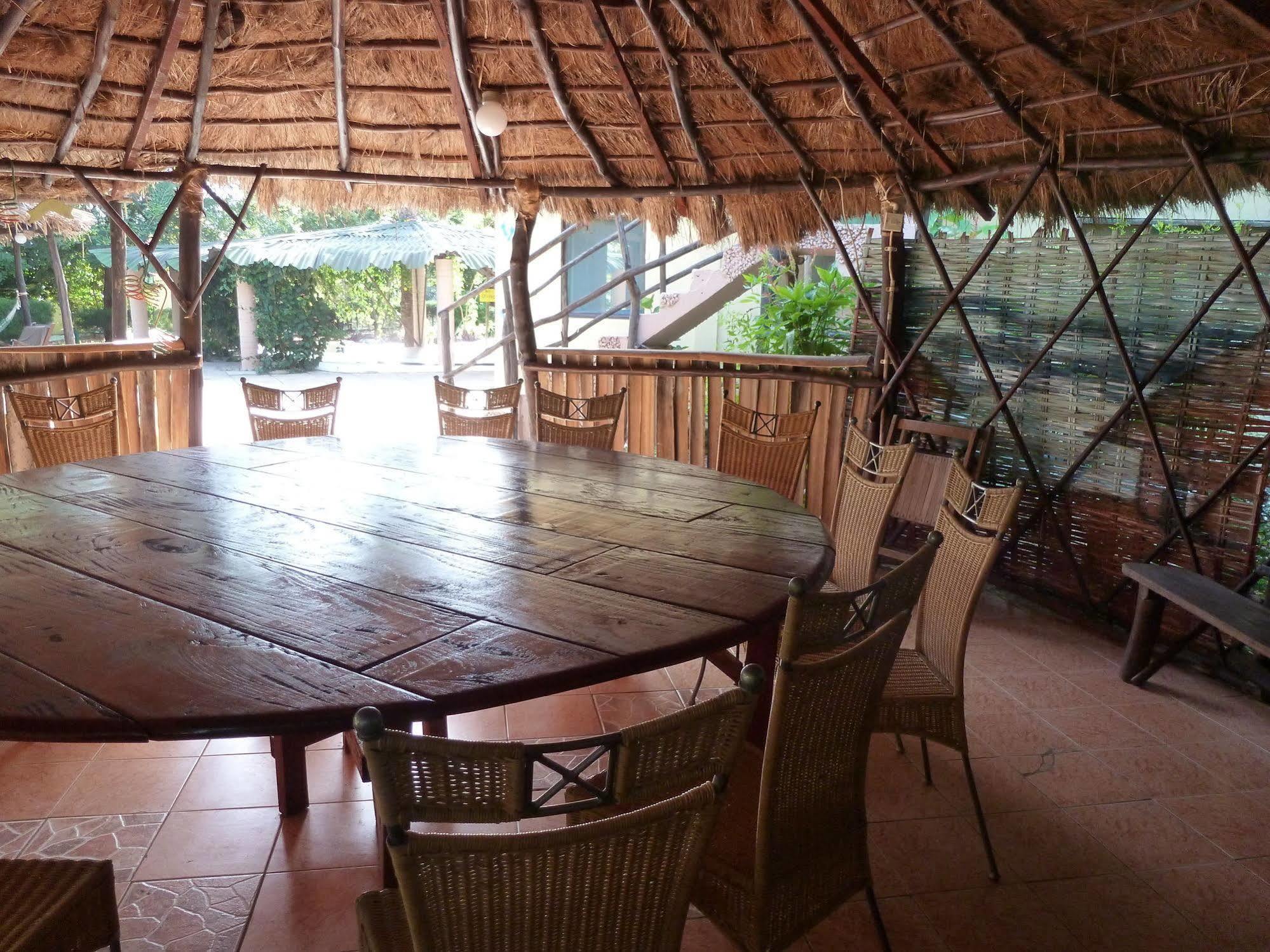 Footsteps Eco-Lodge Gunjur Exterior photo