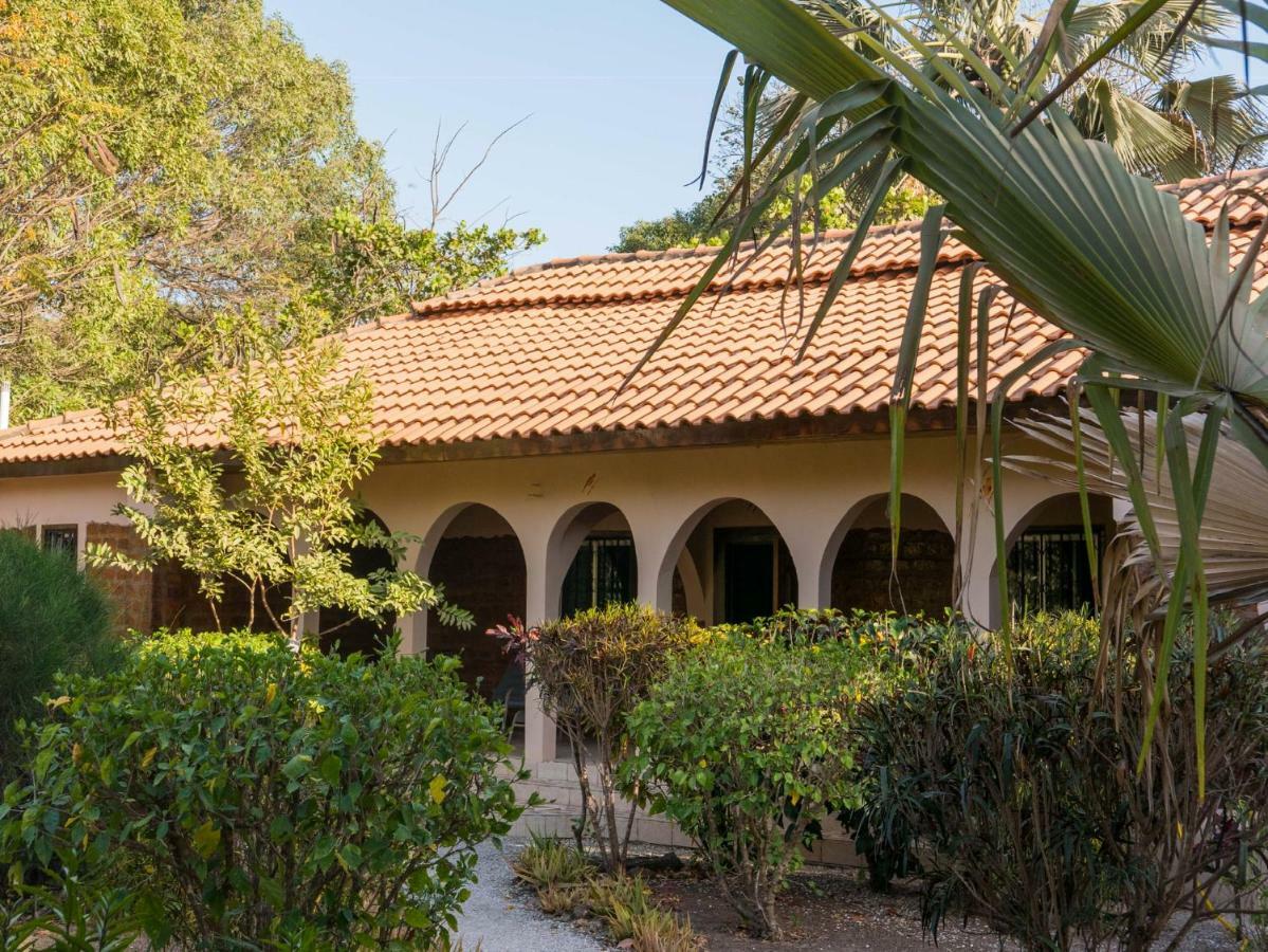 Footsteps Eco-Lodge Gunjur Exterior photo