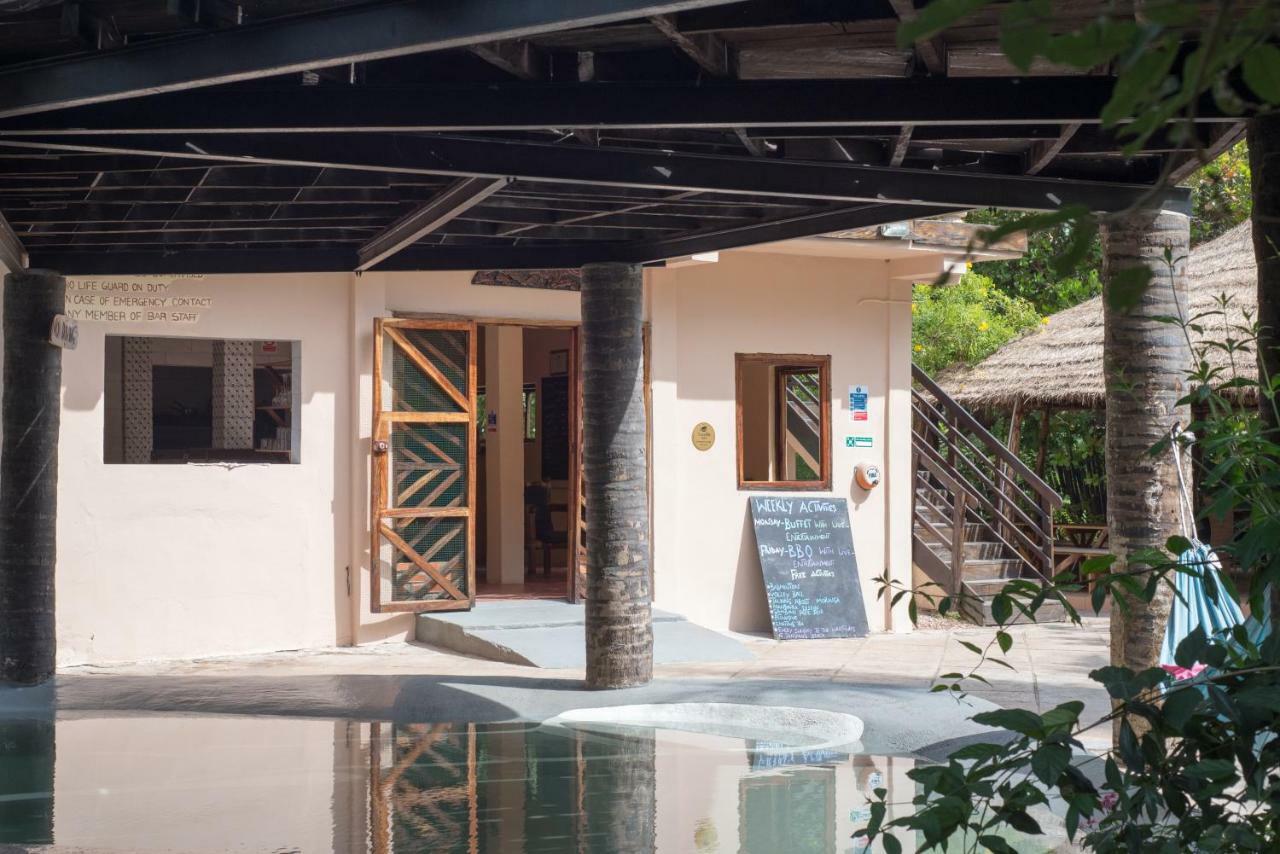 Footsteps Eco-Lodge Gunjur Exterior photo