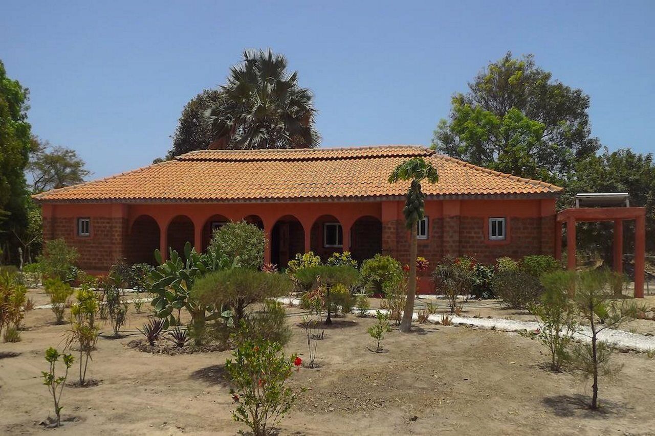 Footsteps Eco-Lodge Gunjur Exterior photo