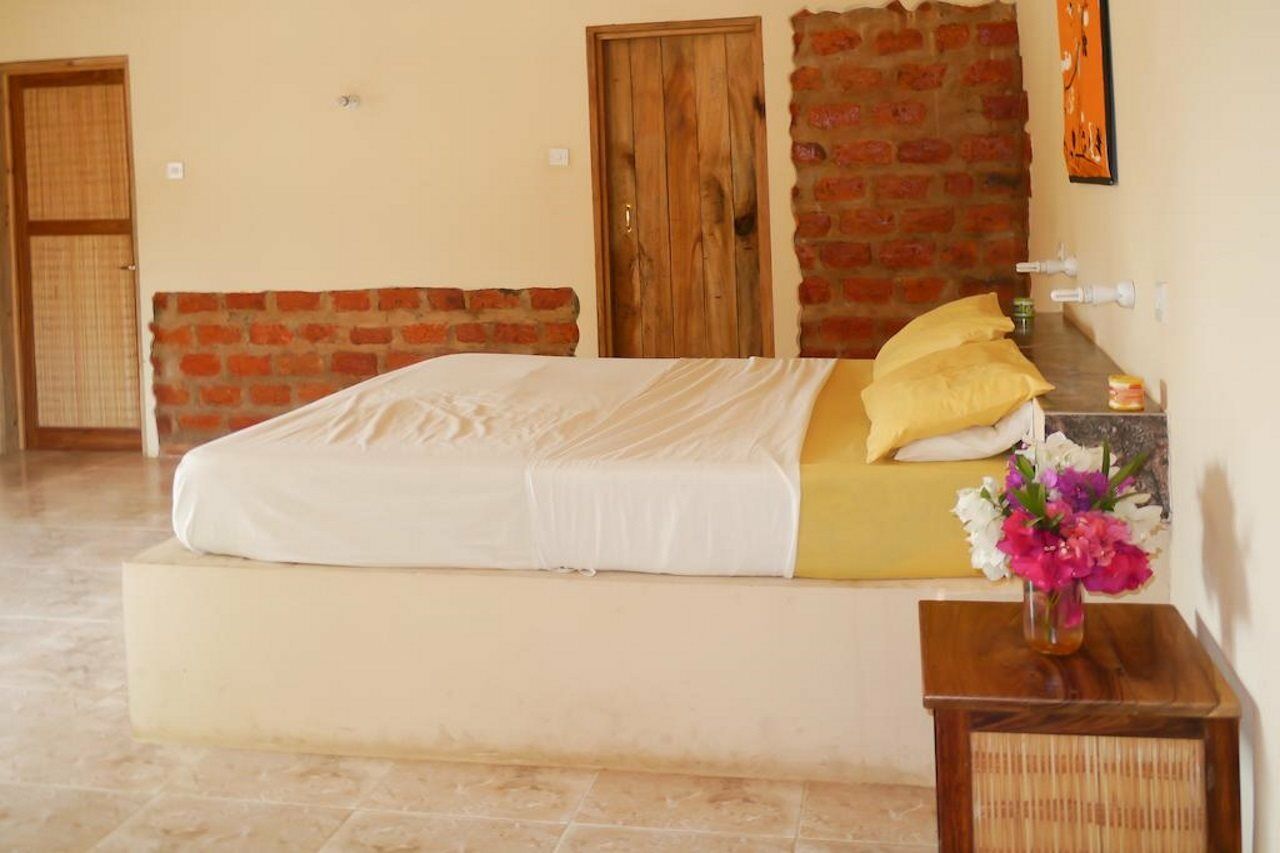 Footsteps Eco-Lodge Gunjur Exterior photo